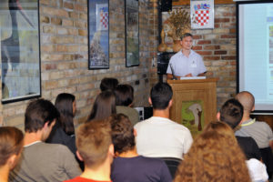 Parlament mladih HR 24m