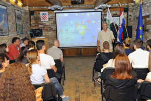 Parlament mladih HR 86m